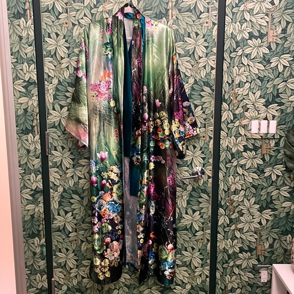 Satin robe